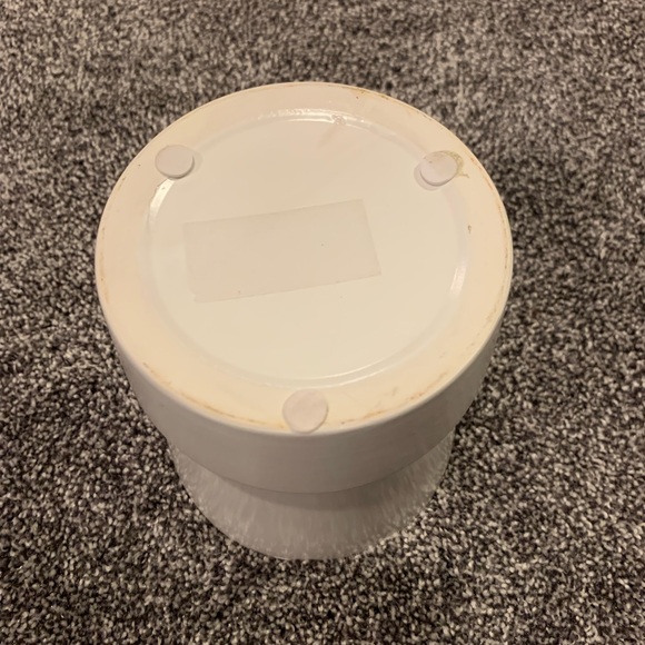 White Ceramic Planter with Saucer - Picture 4 of 4